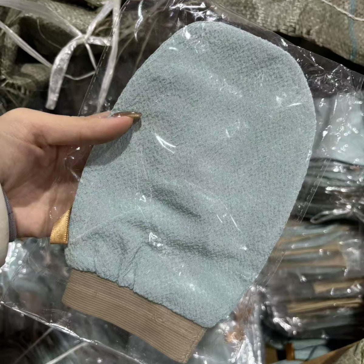 Exfoliating Bath Glove for Skin Cleansing