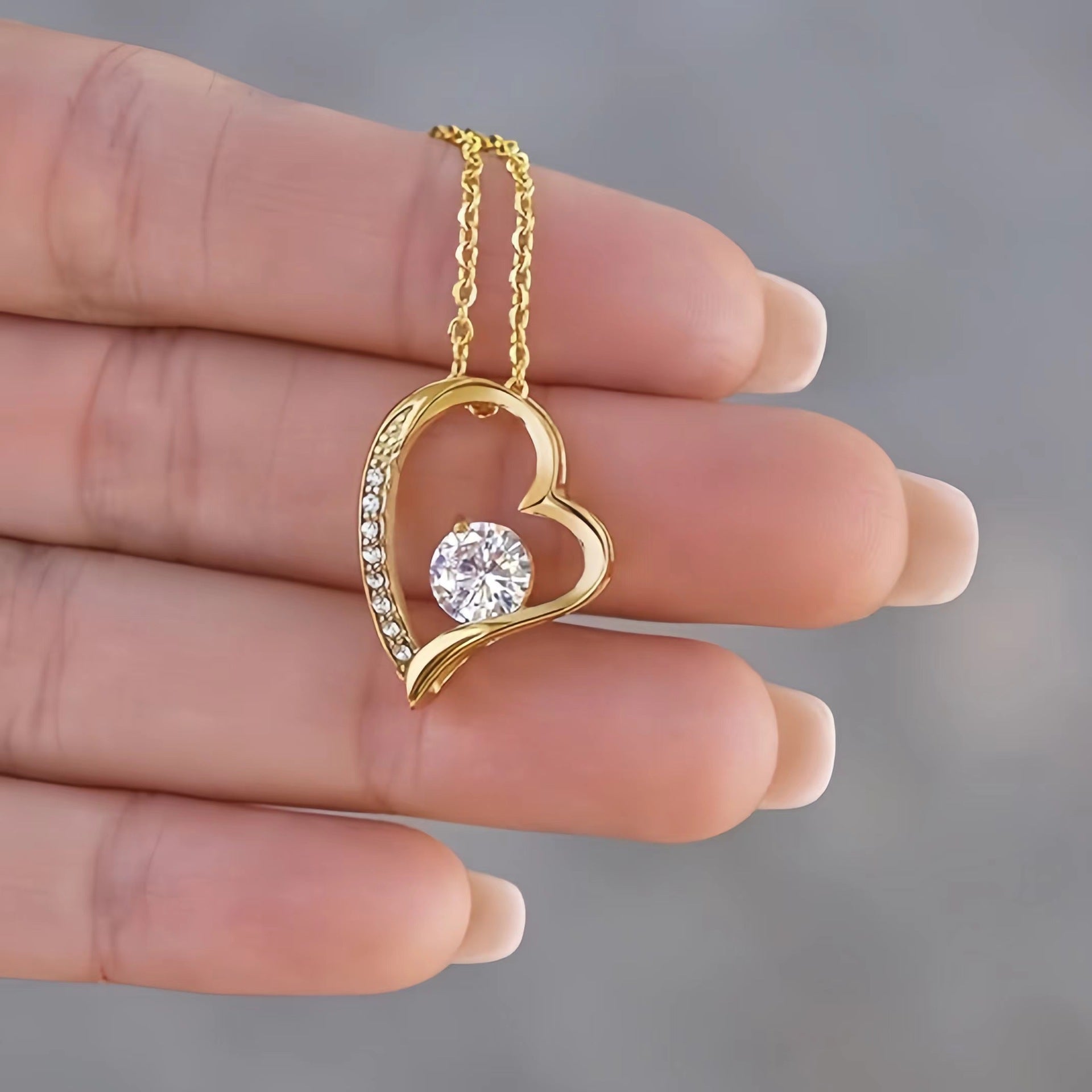 "To My Mom" Heart Pendant Necklace Gift Set | Sparkling Zirconia Titanium Steel Jewelry With Luxury Wooden Box For Mother's Day & Birthday
