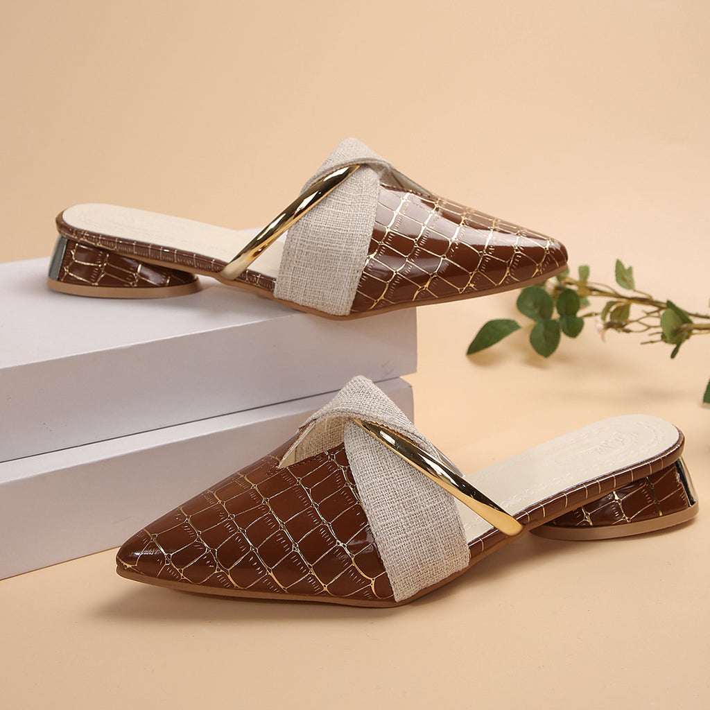 Pointed Toe Snake Pattern Low Heel Slippers