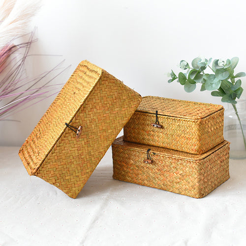"Handwoven Seagrass Picnic & Keepsake Basket – Rustic Pastoral Style Storage with Secure Closure"