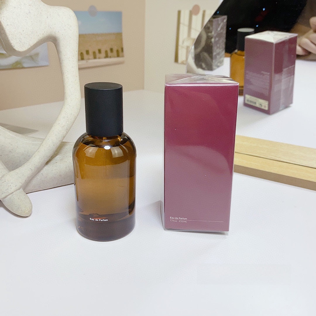 Wood-tone perfume