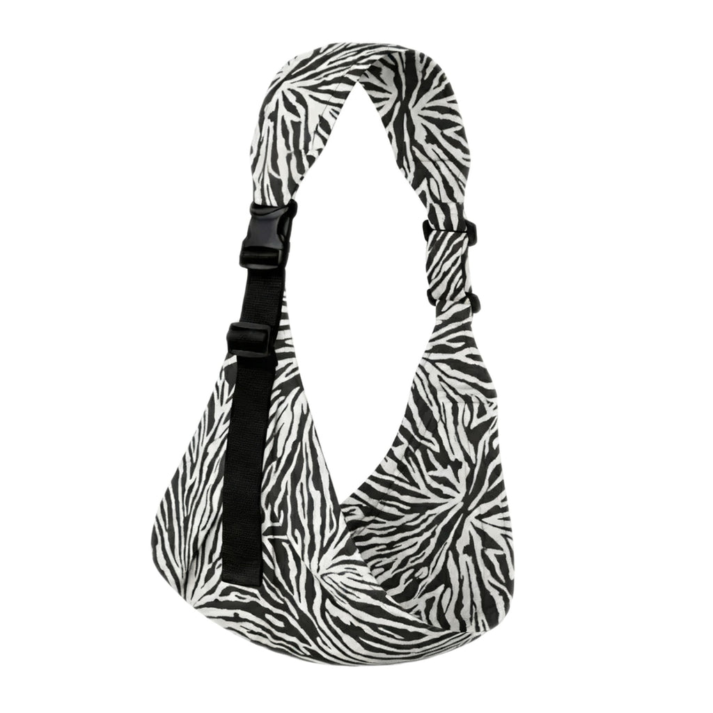 Front-facing baby carrier with waist seat