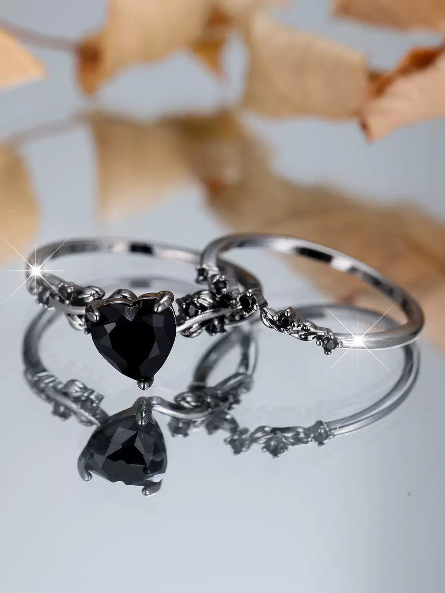 Zircon Inlaid Heart-Shaped Ring Set
