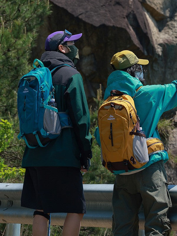 Lightweight Hiking Backpack with Air Cushion and laptop sleeve
