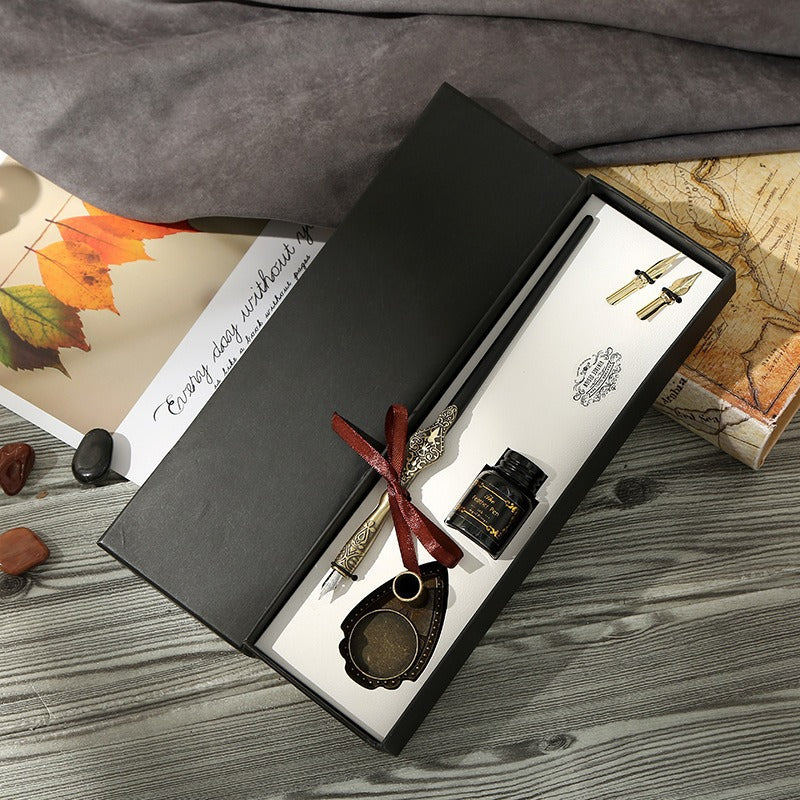 Gothic Style Feather Calligraphy Pen with Replaceable Nib