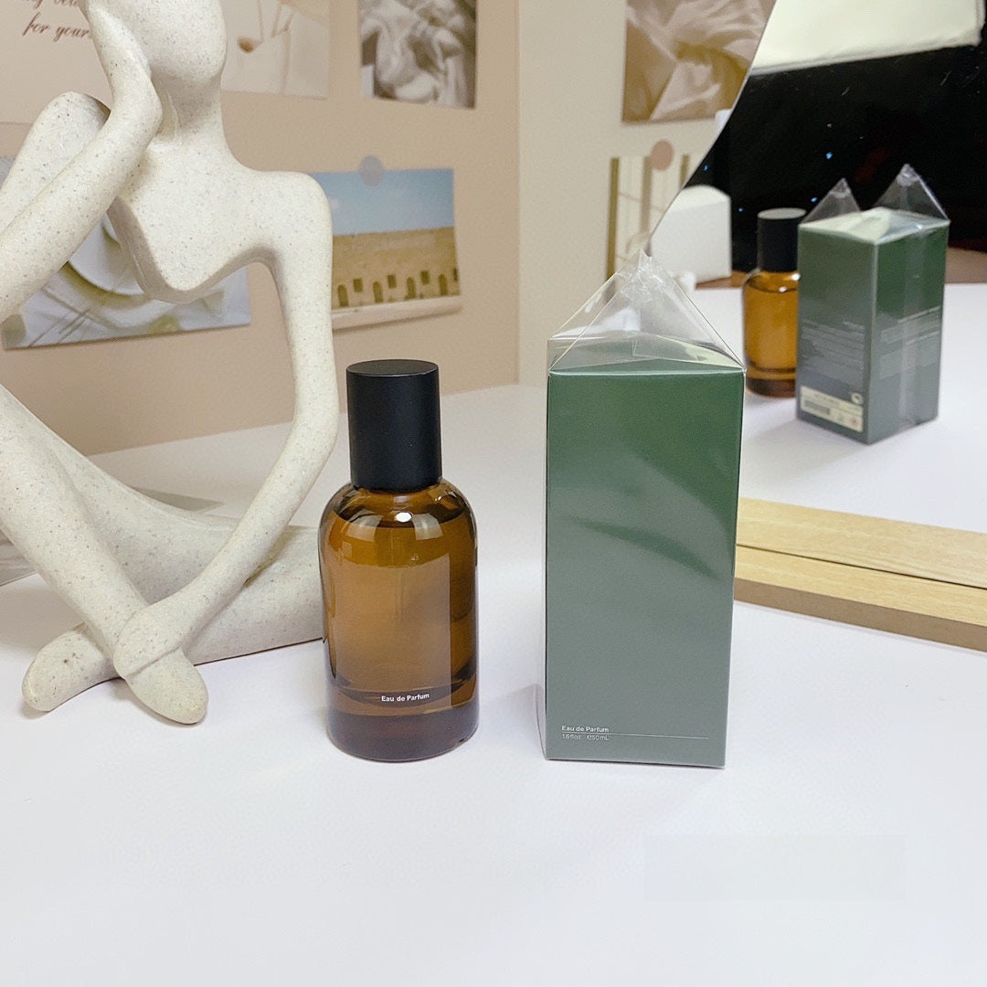 Wood-tone perfume