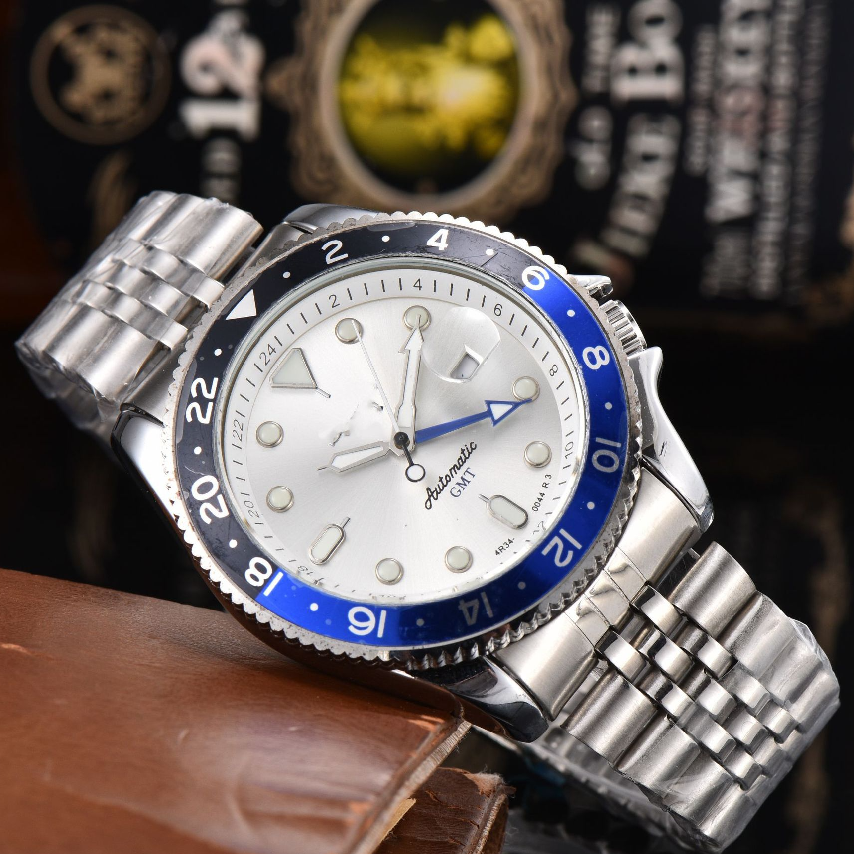 Men's Quartz Watch with Alloy Strap