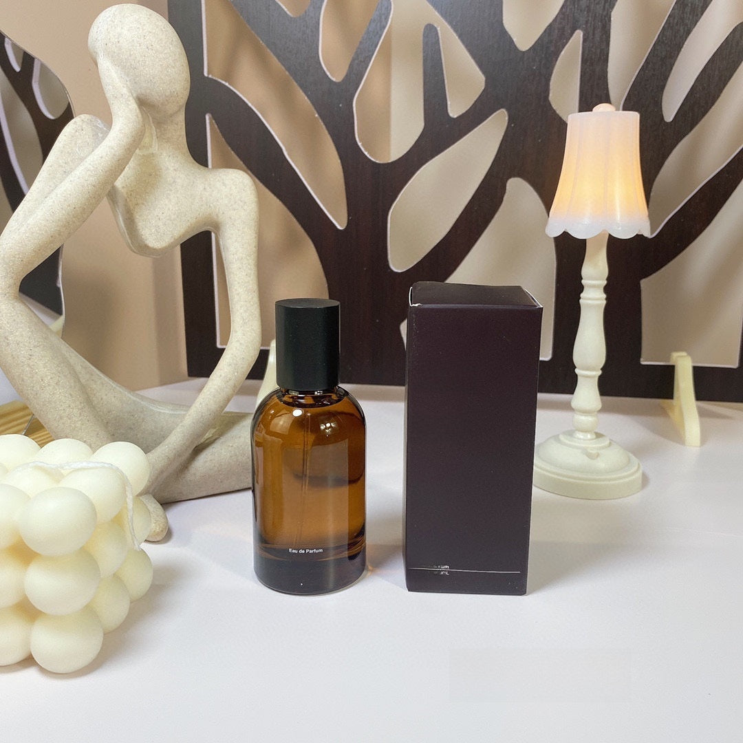 Wood-tone perfume