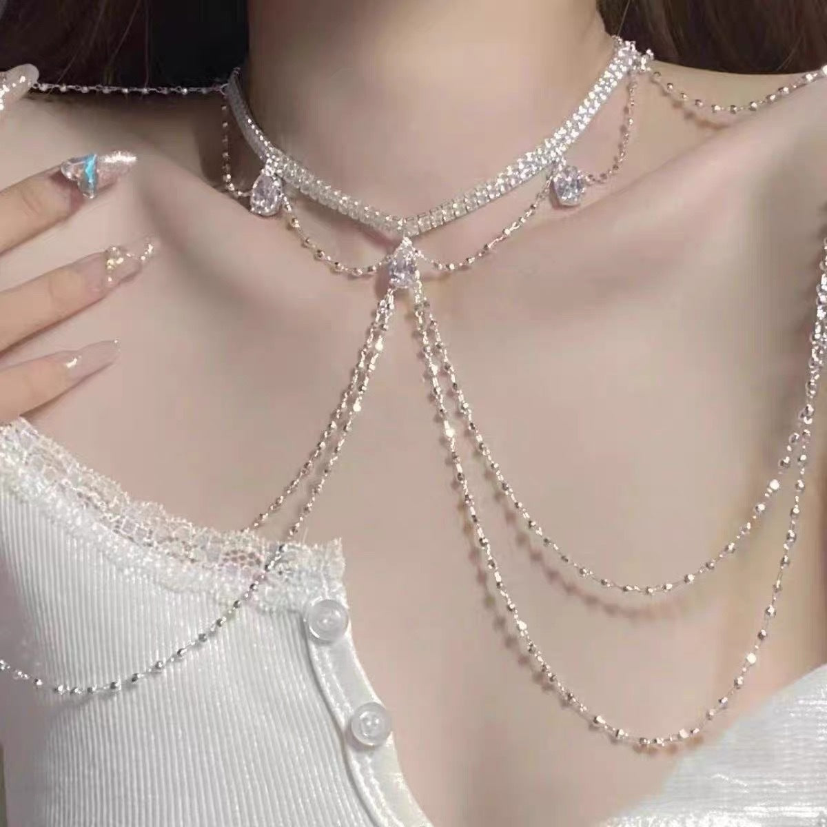 Body chain and chest chain