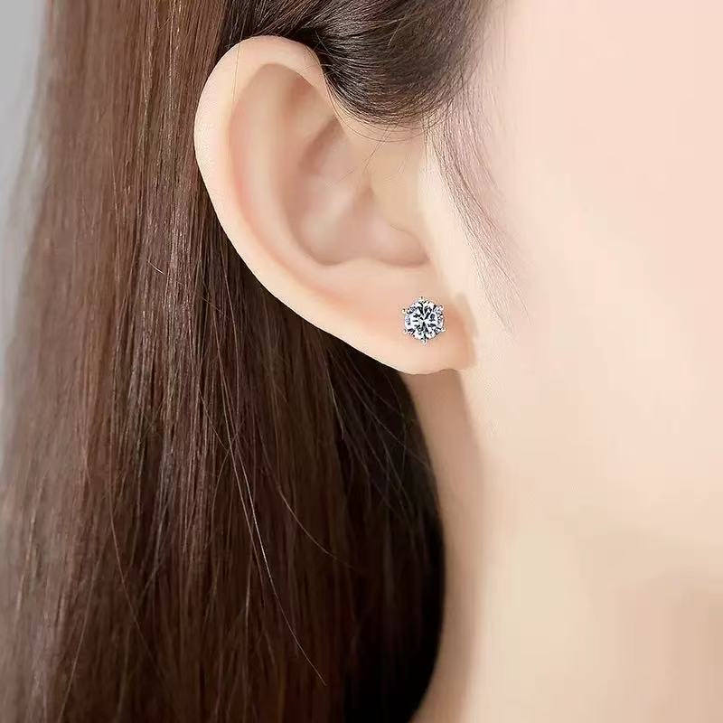 Luxury Six-Prong Zircon Stud Earrings – Precision-Cut Imitation Moissanite with Polished Gold & White Gold Electroplated Finish
