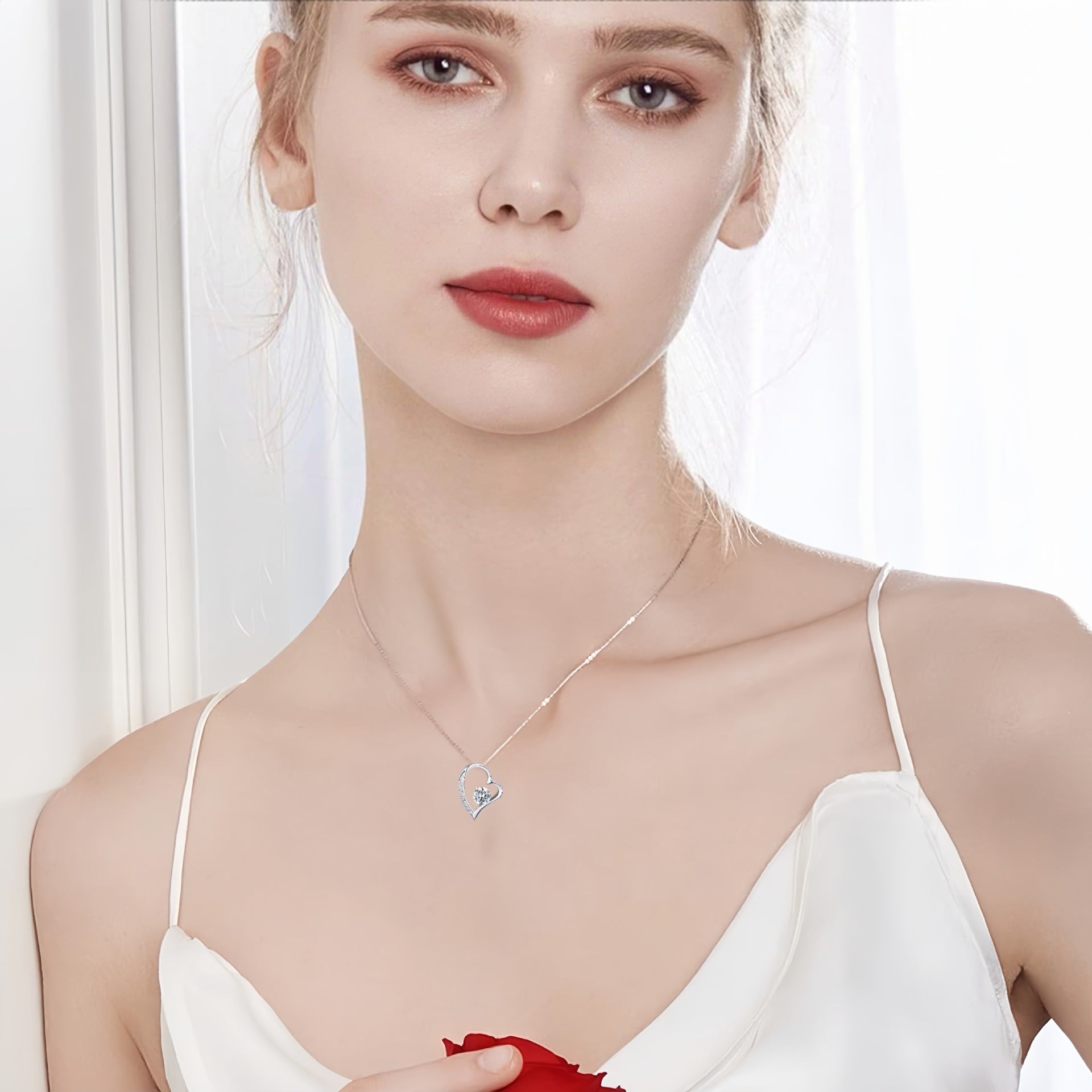"To My Mom" Heart Pendant Necklace Gift Set | Sparkling Zirconia Titanium Steel Jewelry With Luxury Wooden Box For Mother's Day & Birthday