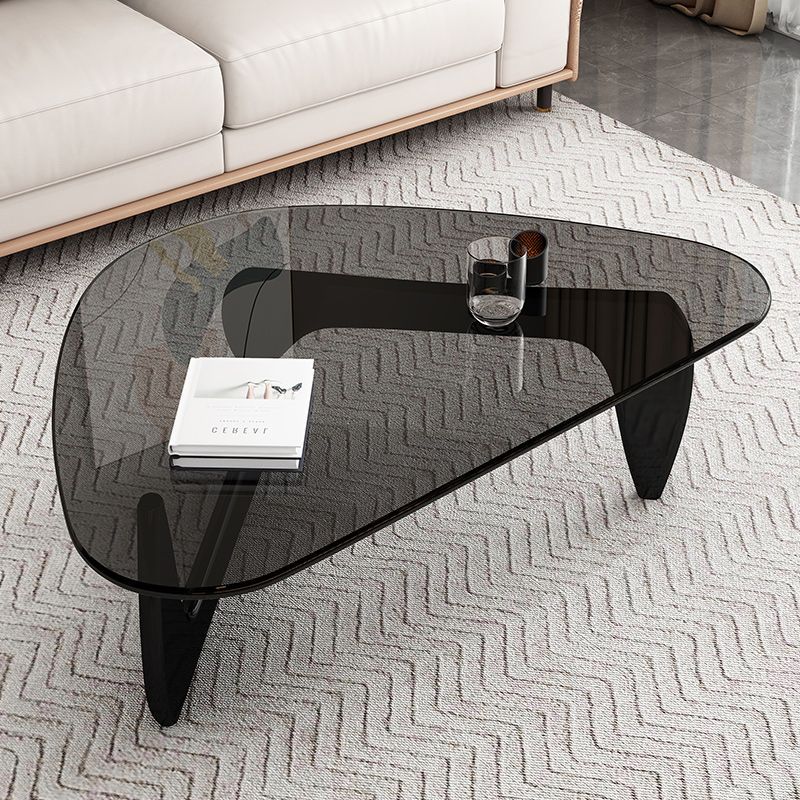 Simple and creative round coffee table