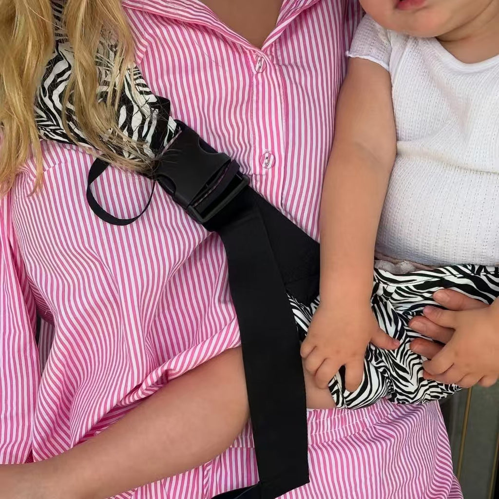 Front-facing baby carrier with waist seat