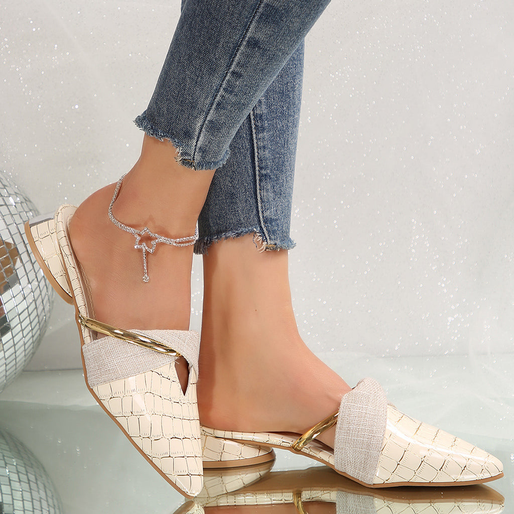 Pointed Toe Snake Pattern Low Heel Slippers